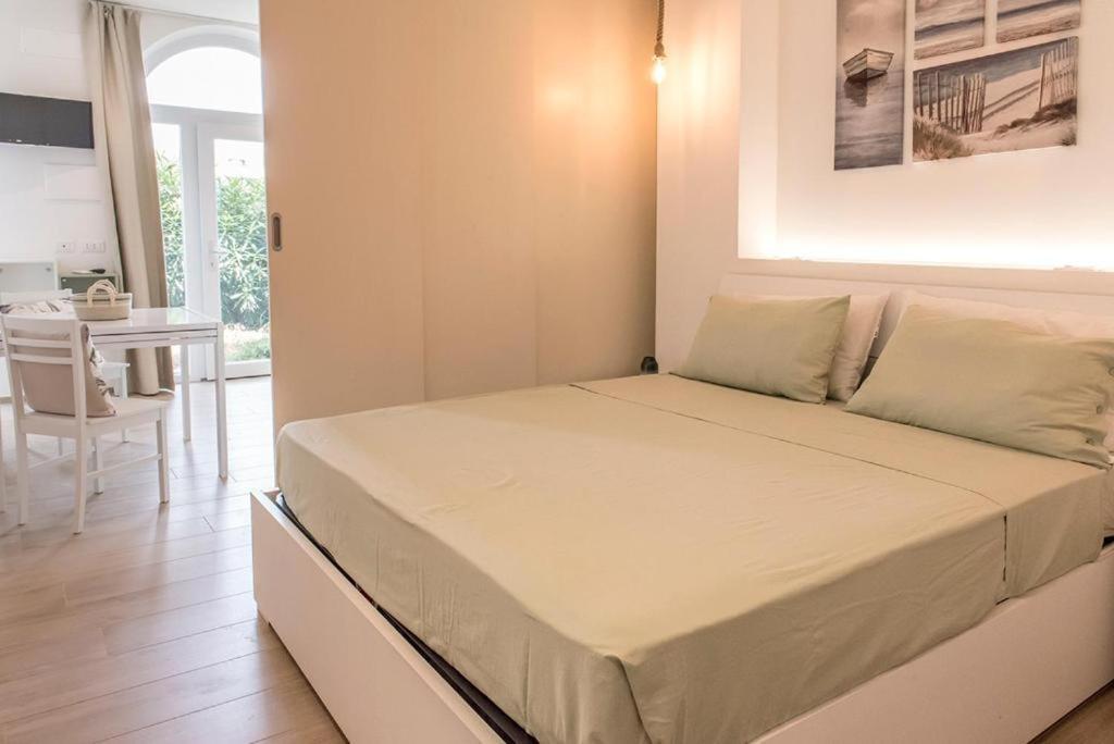 P010 - Porto Recanati, Nuovo Monolocale Fronte Mare Luaran gambar